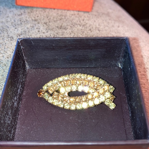 Vintage Costume Brooch Gold, brown and white. - Picture 5 of 9